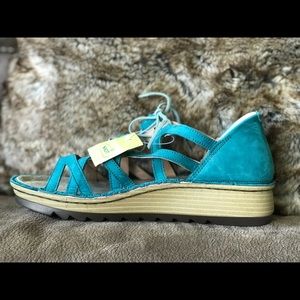 Naot Yarrow Sandal w/removable sole turquoise 9-9.5 eu40